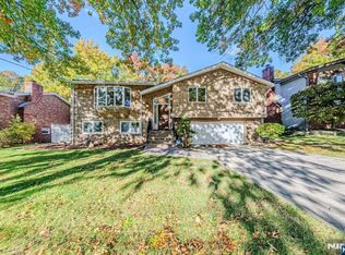 51 W Bayview Ave, Englewood Cliffs, NJ 07632