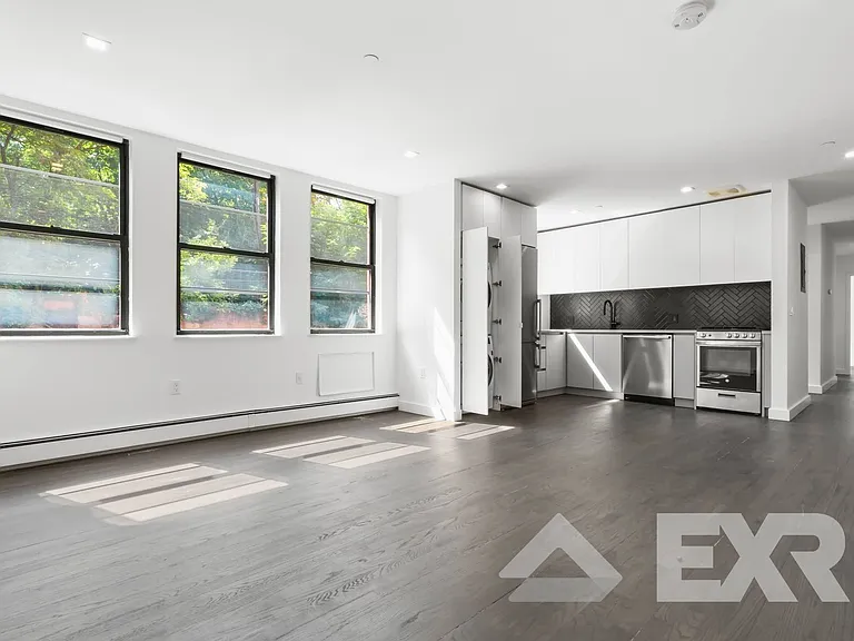 260 Water St #2P — Photo 3