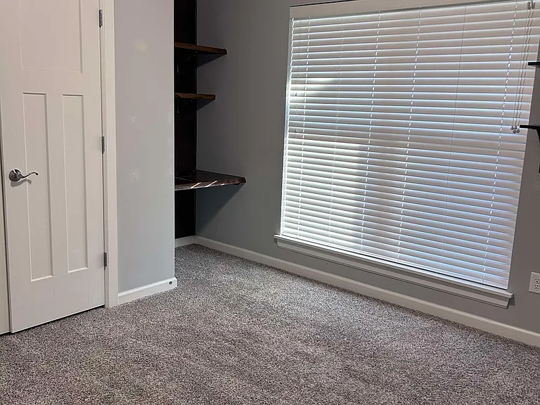 8913 SW 42nd St — Photo 4