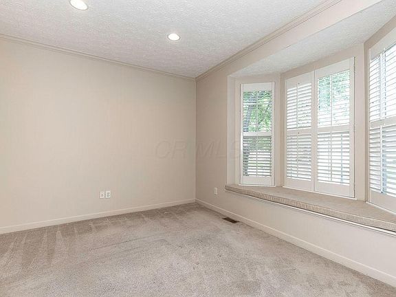 4th image of 7990 Lazelle Woods Dr