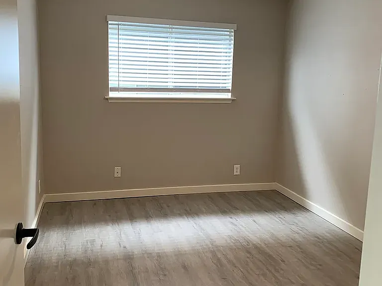 600 1/2 E 53rd St #243 — Photo 9