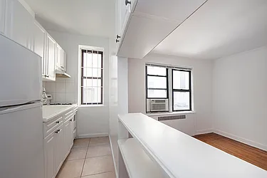 Rented by R New York