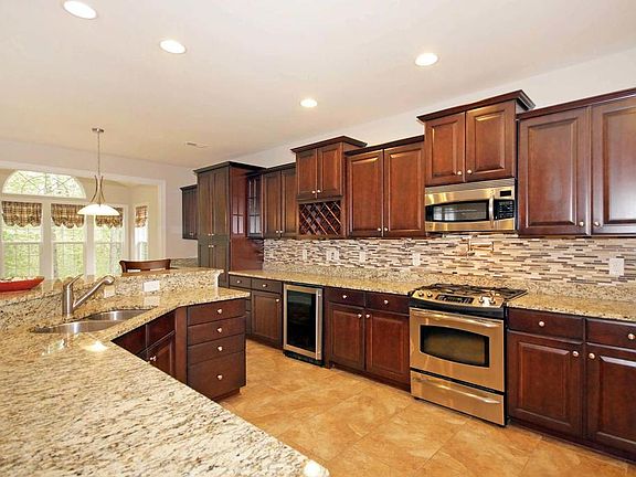 Main Floor Gourmet Kitchen