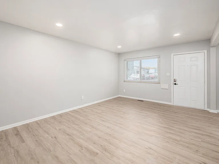 The Chambers Apartments — Photo 15