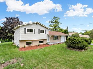 2N215 Pleasant Ave, Glen Ellyn, IL 60137