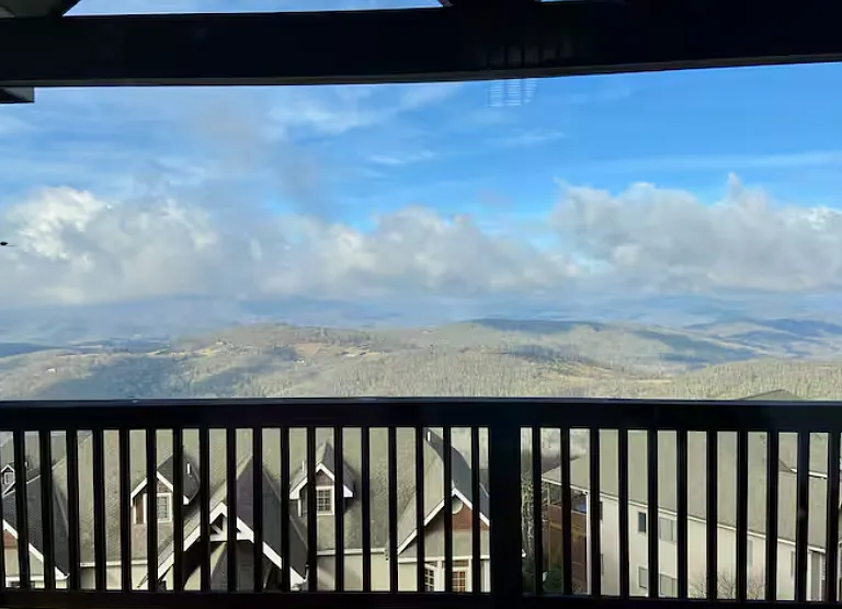 983 Craggy Pointe 30b B — Photo 2