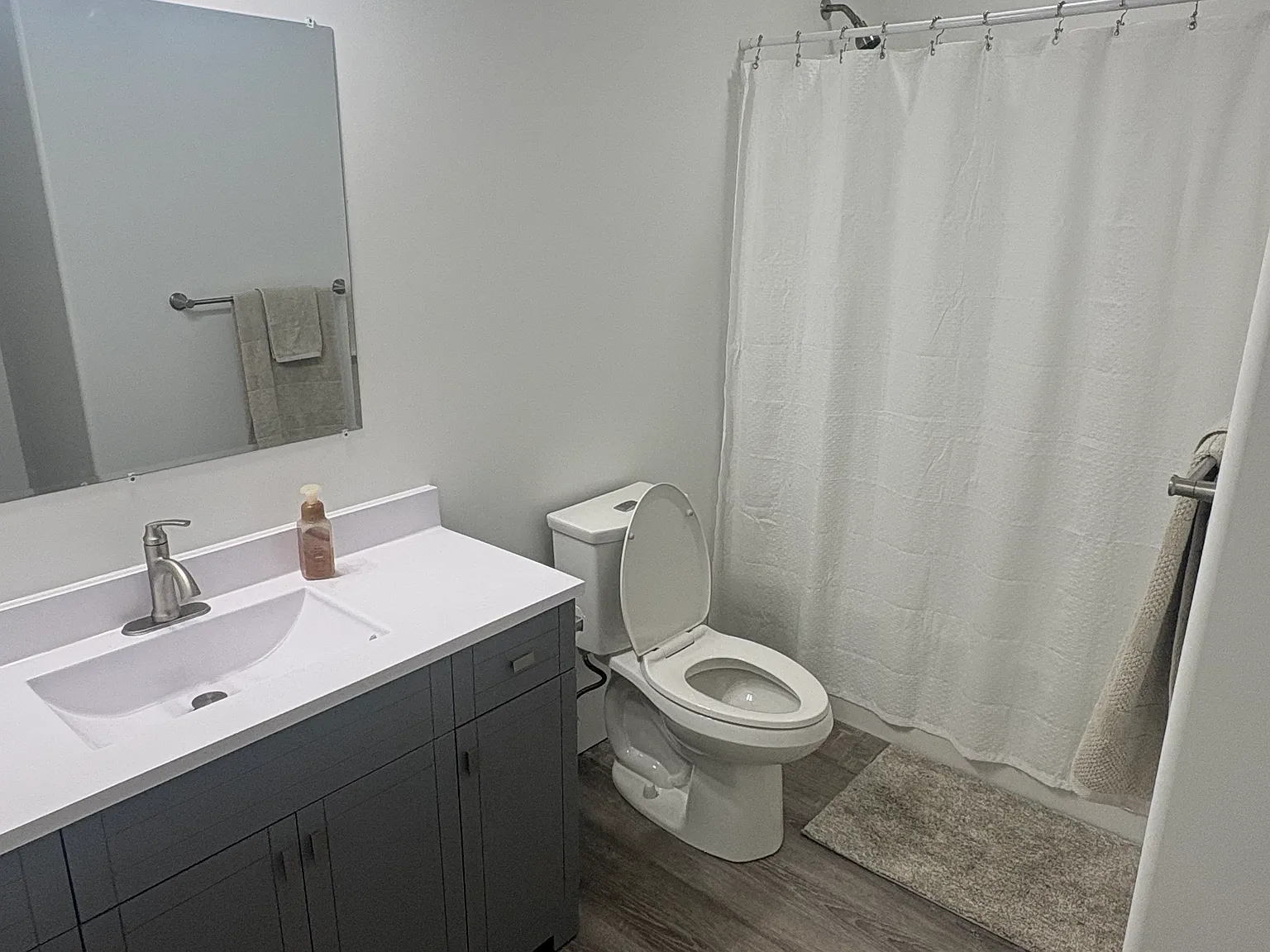5 bed, 2600 sqft, $3,500 — Photo 4