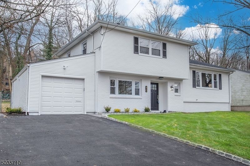 1st image of 40 Suburban Dr