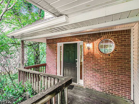 3rd image of 6509 Eastbriar Dr