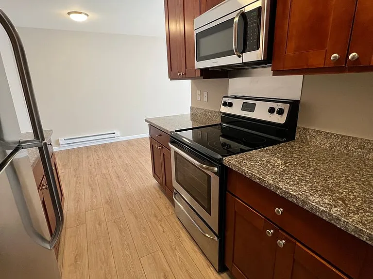 3326 Lombard Ave #3 — Photo 3