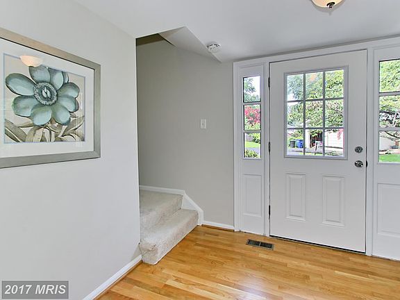 3rd image of 9823 Wolcott Dr
