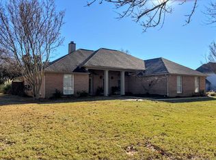 5567 Lakefront Dr, Tupelo, MS 38801