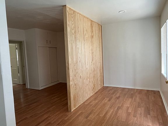 3rd image of 516 E Cedar Ave
