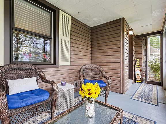3rd image of 30 Idyllwood Ln