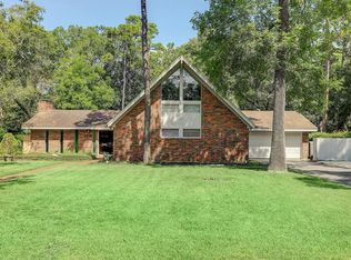 1325 Plantation Dr, Dickinson, TX 77539