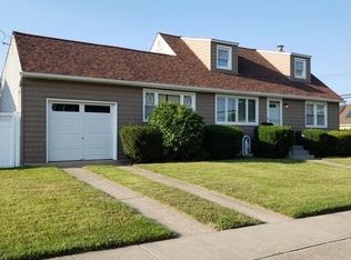 245 N Pine St, Massapequa, NY