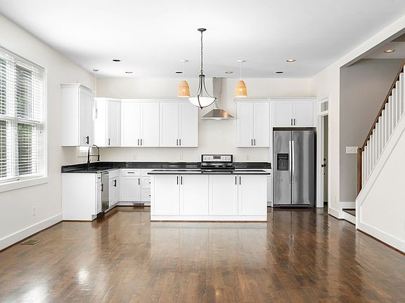 4th image of 2129 Wooddale Ln