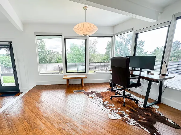 126 Lakeway Dr — Photo 36