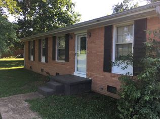 82 Hillview Dr, Lobelville, TN 37097