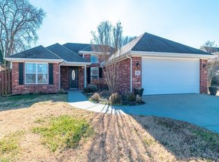 250 Coopers Farm Rd, Centerton, AR 72719