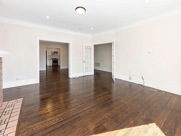 4th image of 850 33rd Ave
