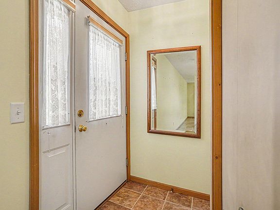 4th image of 4772 Weston Ave