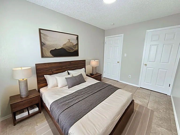 918-922 Teal Ct. — Photo 47