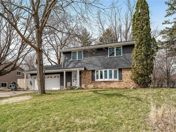 10425 Vessey Rd, Bloomington, MN 55437