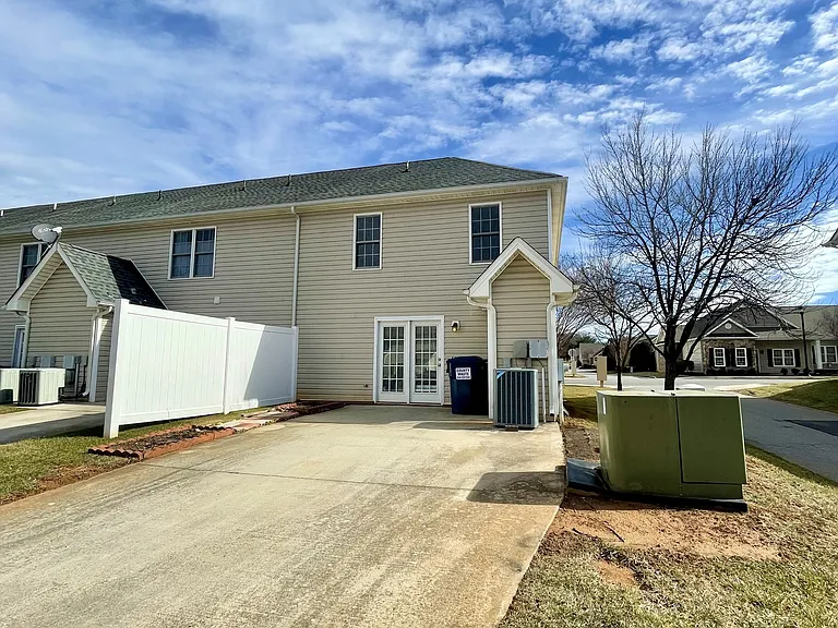 616 Capstone Dr #1 — Photo 38