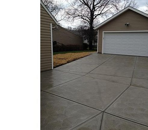 2nd image of 25551 Chatworth Dr