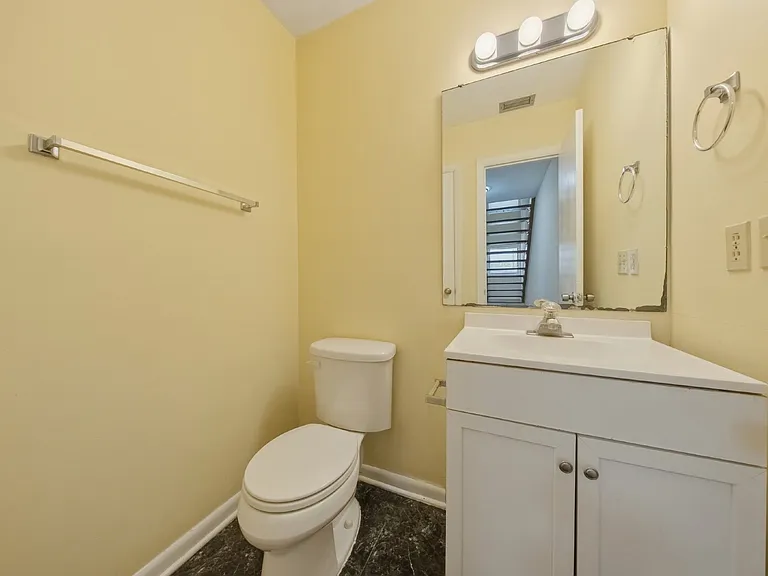 512 McKeithan St #3 — Photo 11