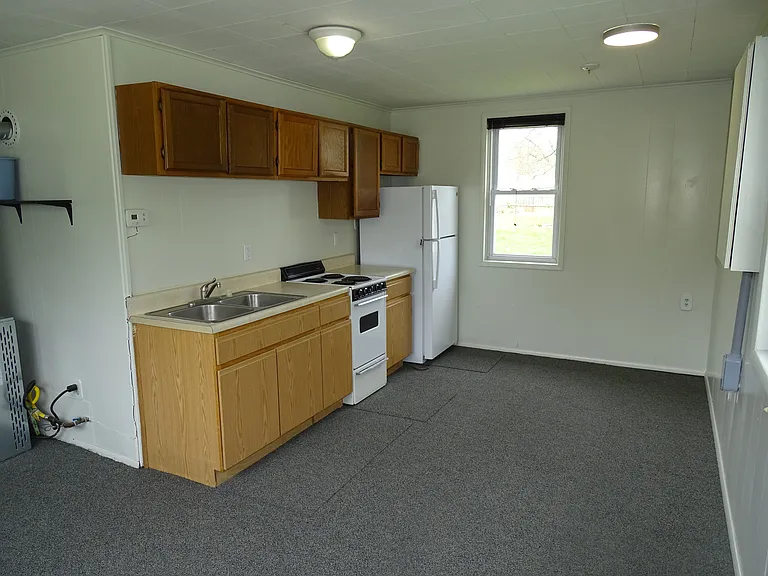 518 E Chicago Blvd #3 — Photo 5