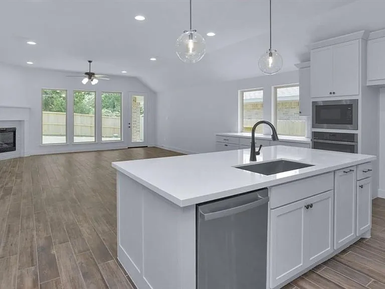 535 Oakview Bend Dr — Photo 3