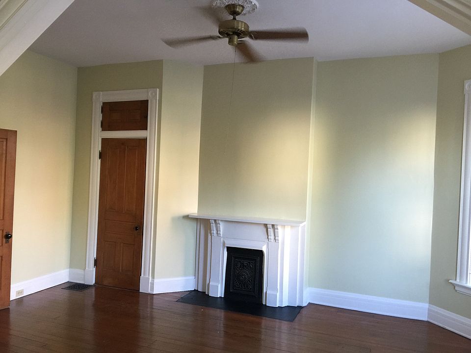 2nd image of 605 Greenup St #2