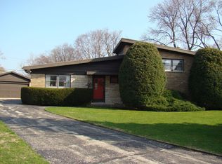 406 Sunset Dr, Wilmette, IL