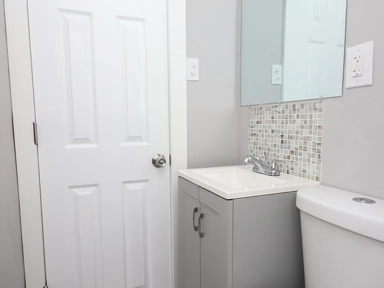 882 N Fallon St — Photo 22