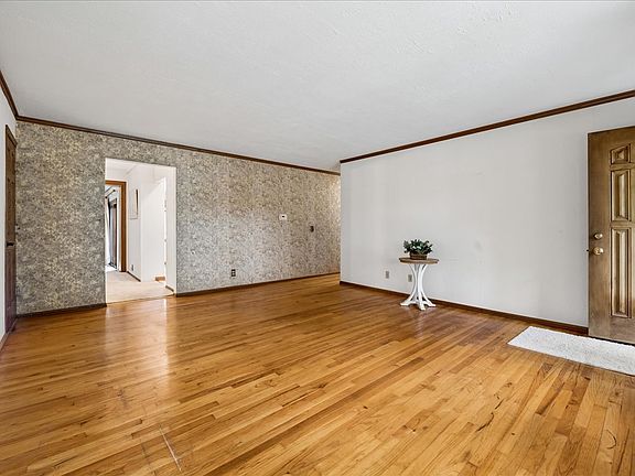 5th image of 412 Scott St