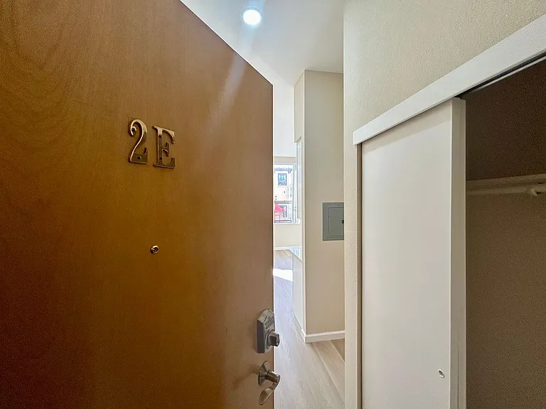 1012 Grant Ave #2E — Photo 8