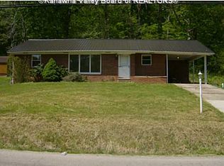 803 Strawberry Rd, Saint Albans, WV 25177