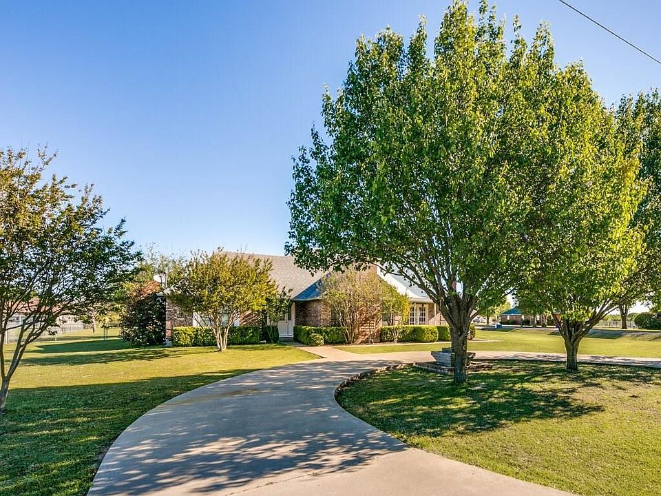 1st image of 611 Shallow Creek Dr
