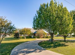 611 Shallow Creek Dr, Red Oak, TX 75154
