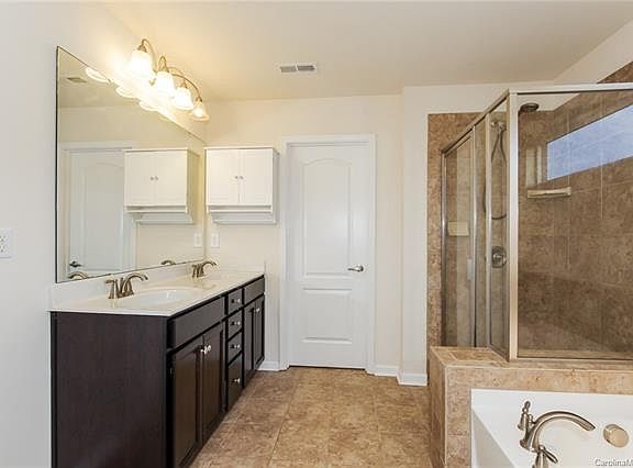 4th image of 8424 Empress Ct