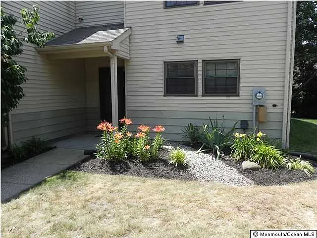 127 Whispering Oaks Way photo 1