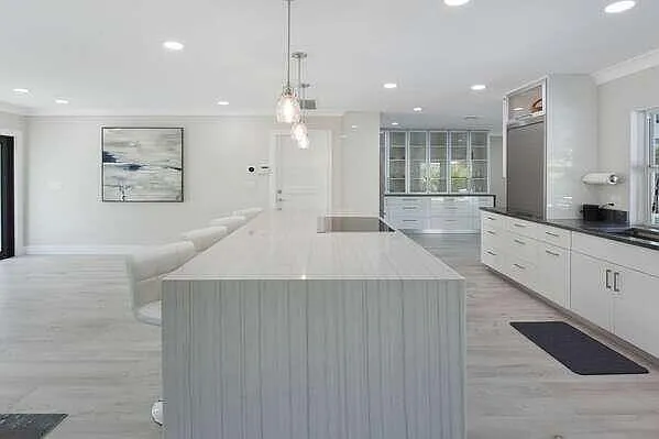 839 Enfield St — Photo 8