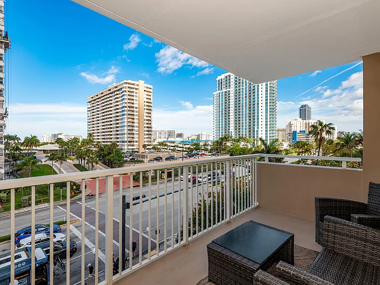 1980 S Ocean Dr #3P — Photo 19