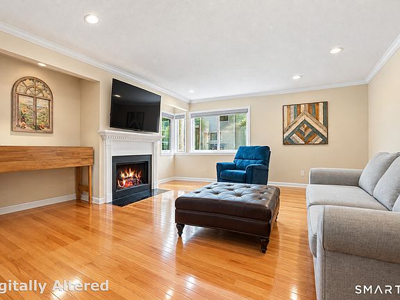 4th image of 118 Sunrise Hill Road #118