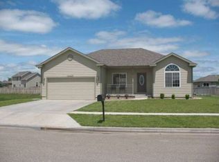 2931 Jack Cir, Salina, KS 67401