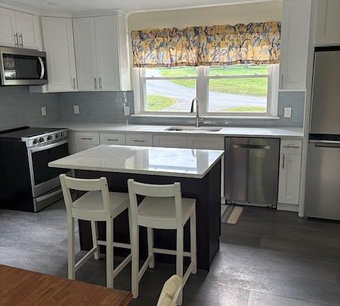 4th image of 26 Barbara Ln
