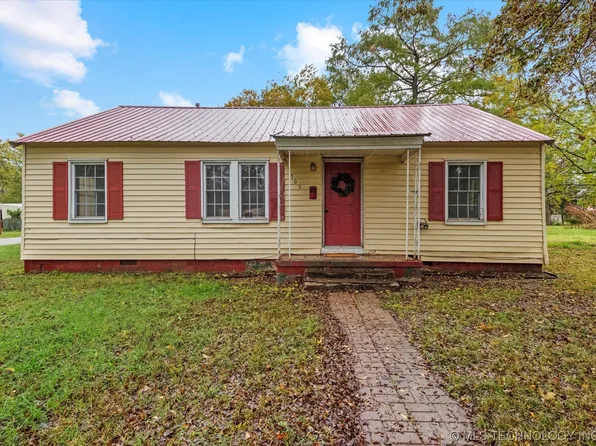 505 S Pine St, Nowata, OK 74048