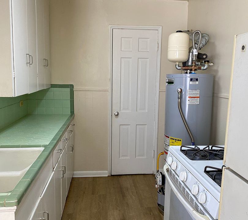 1st image of 504 Cleveland Ct APT 3